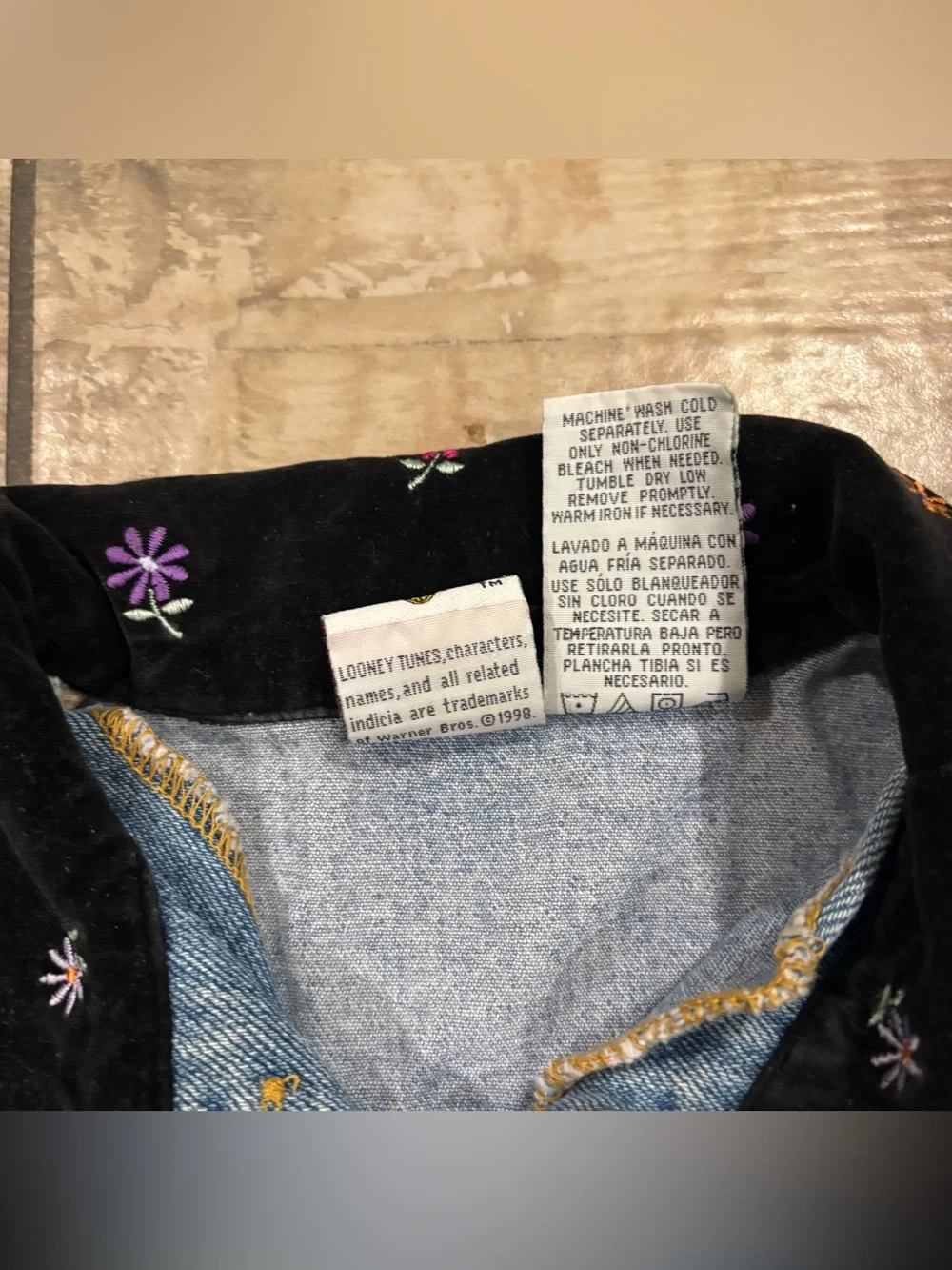Looney Tunes Tweety Bird Kids Size 6/6X Jean jacket Velvet Trim 1990’s Vintage